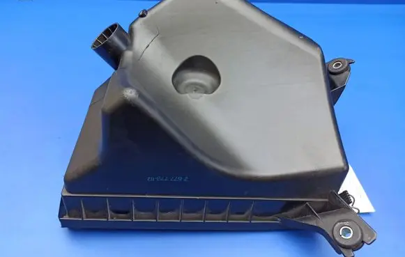 BMW 6 E63 E64 Air filter box 7577778 8482580