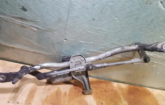 Renault Trafic III (X82) Front wiper linkage and motor