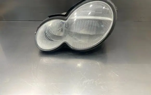 Mercedes-Benz C W203 Headlight/headlamp 15084500