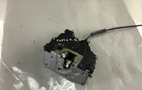 Fiat Punto Evo Rear door lock