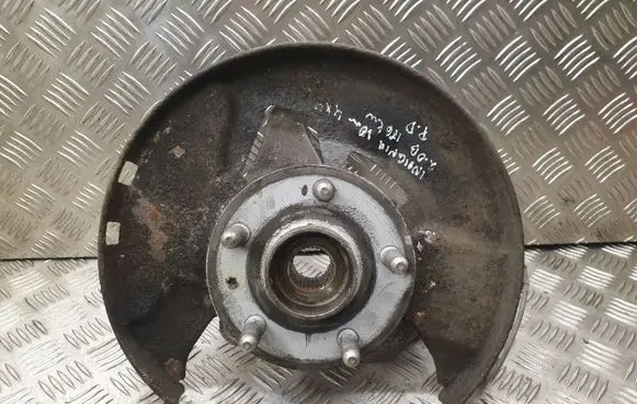 Front wheel hub