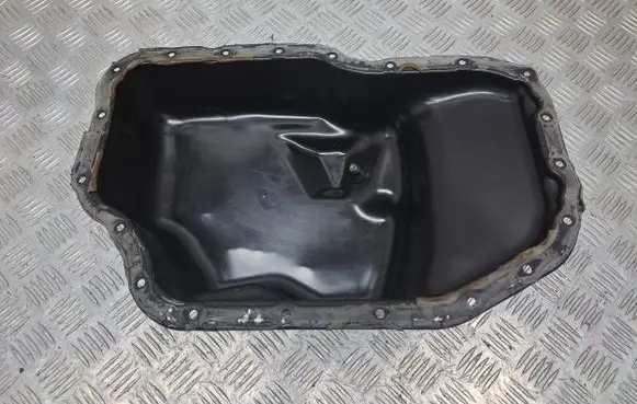 Toyota Avensis T250 Oil sump 121020R010