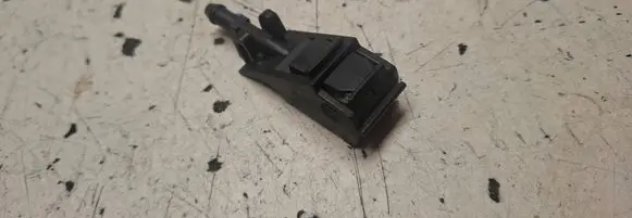 Volkswagen Golf IV Windshield washer spray nozzle 6E0955985