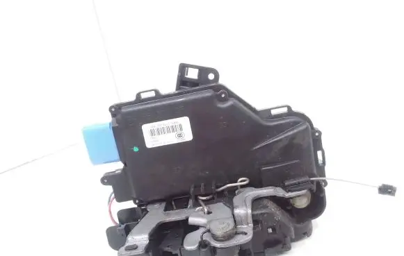 Skoda Octavia Mk2 (1Z) Front door lock 3D1837015AB