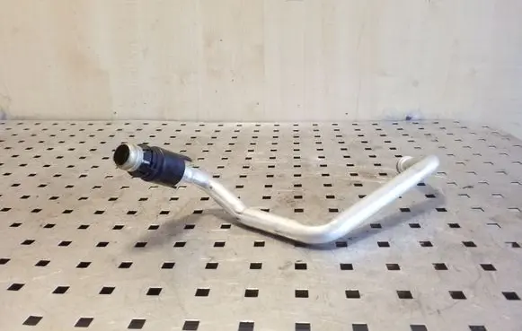 Volkswagen PASSAT B8 Heater radiator pipe/hose 