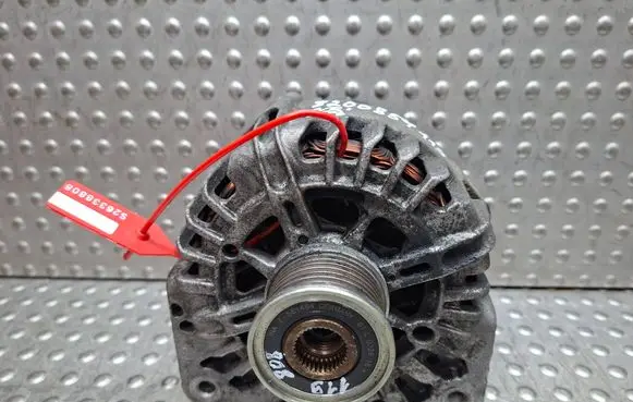 Renault Megane III Generator/alternator S26338808 8200854119