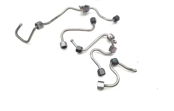 Fuel injector supply line/pipe