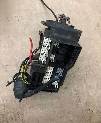 BMW 3 E36 Fuse box set 1387590 F10GK20