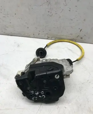 Audi A6 S6 C6 4F Front door lock 4F0839016