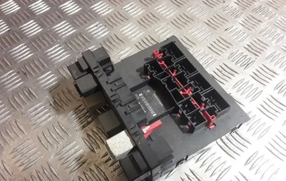 Volkswagen PASSAT B6 Comfort/convenience module 3C0937049H