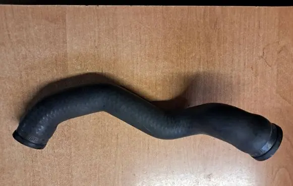 Mercedes-Benz W123 Engine coolant pipe/hose 1235012682