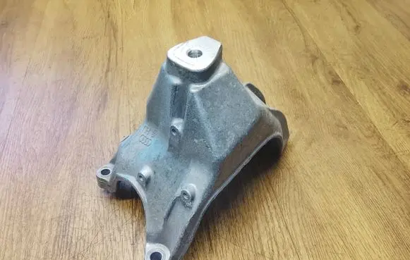 Porsche Macan (95B) Engine mounting bracket 8K0199308CH