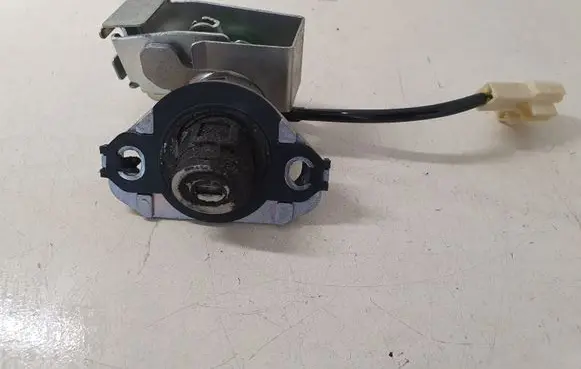 Lexus IS 220D-250-350 Tailgate/trunk/boot lock/catch/latch