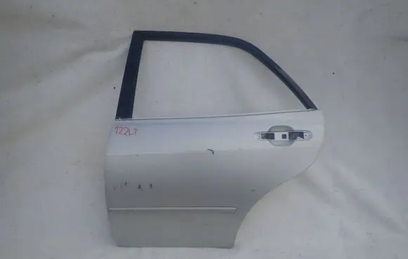 Lexus IS 200-300 Rear door