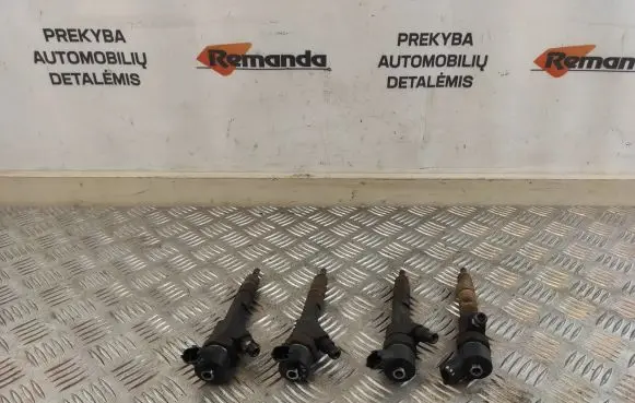 Renault Scenic I Fuel injectors set 7700111014 0445110