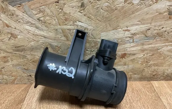 Volkswagen PASSAT B5 Mass air flow meter 06A906461D 0280218032