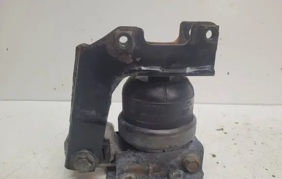 Mercedes-Benz Vito Viano W638 Engine mount bracket 7M0199131