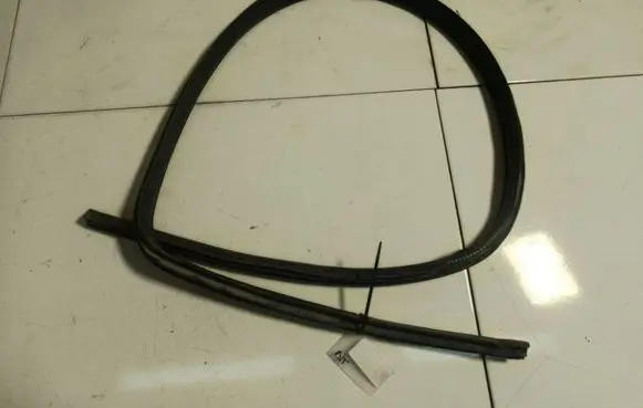 Toyota Yaris Rubber seal front coupe door 