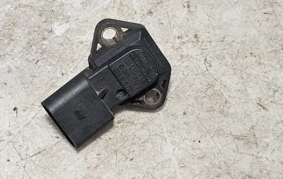 Volkswagen Golf IV Air pressure sensor 038906051