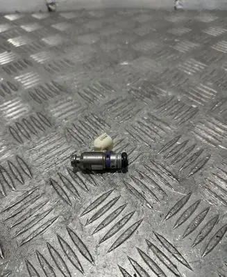 Seat Ibiza IV (6J,6P) Fuel injector 036031