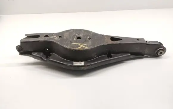 Volvo XC40 Rear upper control arm/wishbone 8820789