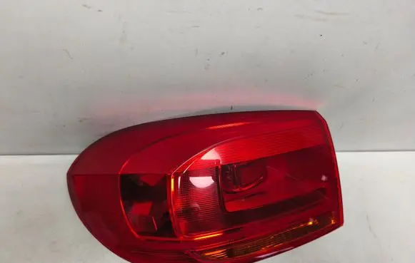 Volkswagen Tiguan Rear/tail lights 5N0945095Q