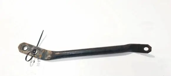 Nissan Qashqai Engine mounting bracket