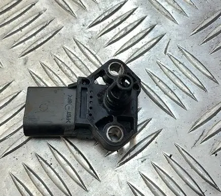 Volkswagen PASSAT B6 Air pressure sensor 038906051C 0281002401
