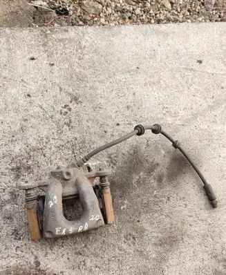 BMW 1 E82 E88 Front brake caliper 5422