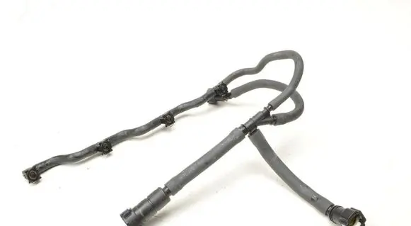 Volvo S60 Fuel injector supply line/pipe 31452374