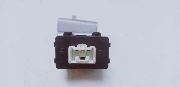 Mazda 5 Fuel pump relay SKE12601 X1T85671M