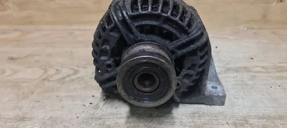 Volvo V70 Generator/alternator 30667787 0124525060