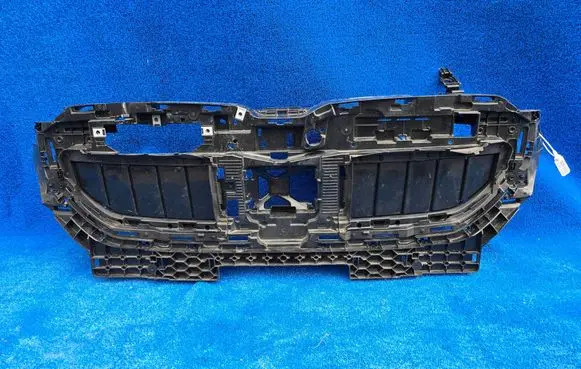 BMW 5 G60 G61 Intercooler air guide/duct channel 5A09B52