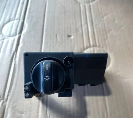 Mercedes-Benz E W210 Light switch 2105450104