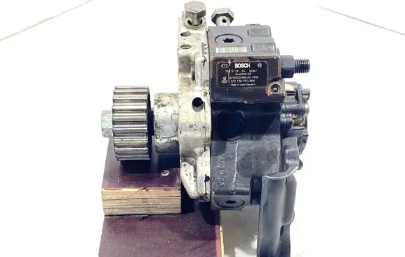 Audi A6 S6 C6 4F Fuel injection high pressure pump 059130755J 0445010125