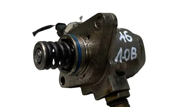 Audi A1 Fuel injection high pressure pump 04E127026L 0952198