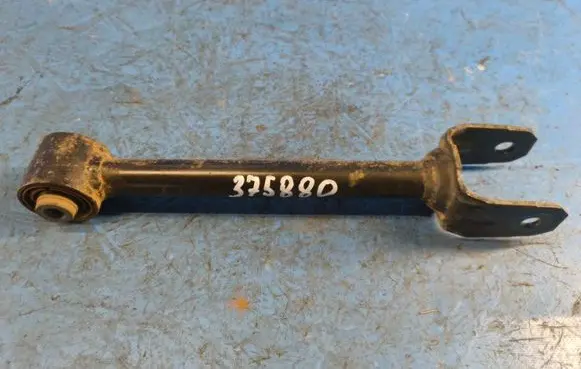 Suzuki Kizashi Rear control arm 4630057L10