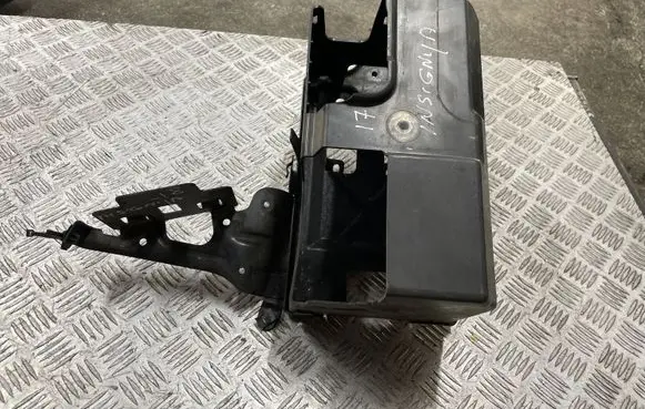 Opel Insignia B Battery box tray 84221669
