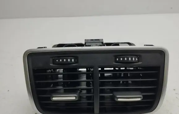 Rear air vent grill