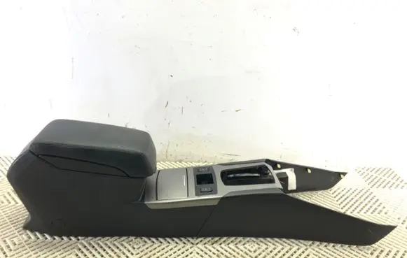 Subaru Outback Center console 