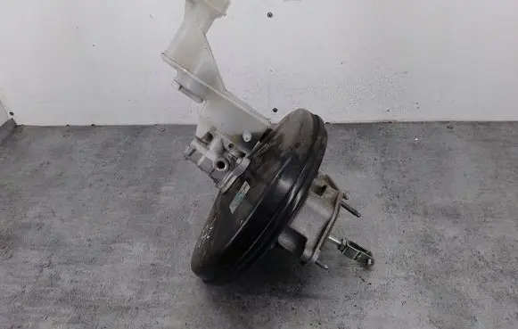 Nissan Qashqai+2 Brake booster