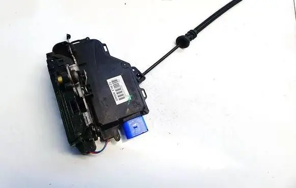 Skoda Octavia Mk2 (1Z) Front door lock 3d1837016
