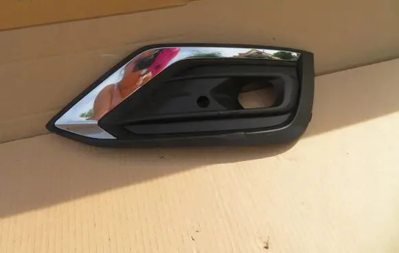 Volvo V60 Front fog light trim/grill 31455641