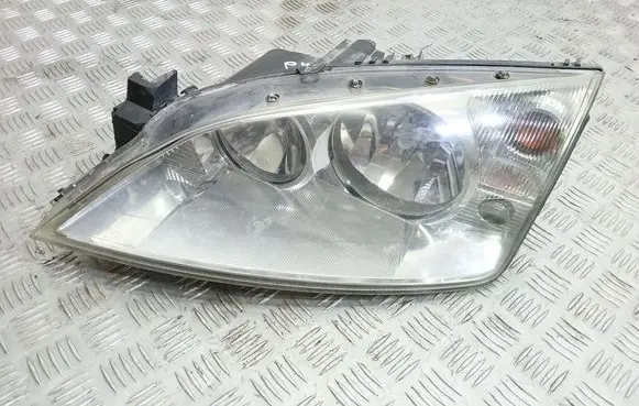 Ford Mondeo Mk III Headlight/headlamp 1S7113006AK