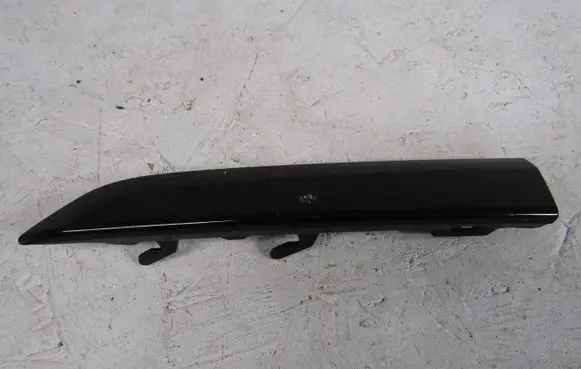 Front bumper splitter molding