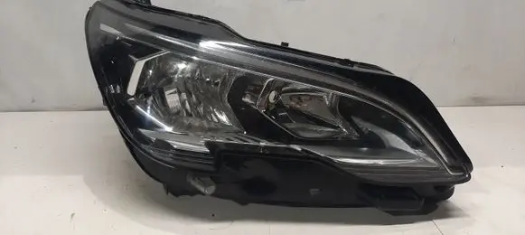 Peugeot 3008 II Headlight/headlamp 9810478280