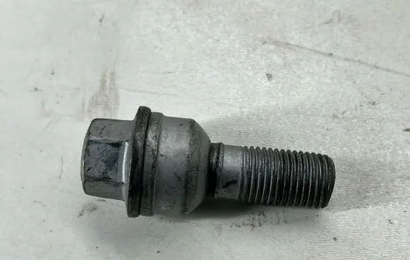 Audi Q5 SQ5 Nuts/bolts 8R0601295