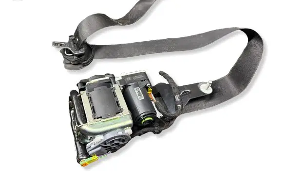 Mercedes-Benz CLS C218 AMG Front seatbelt 621933200E
