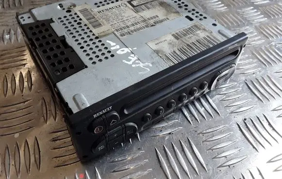Renault Megane I Radio/CD/DVD/GPS head unit 7700433070