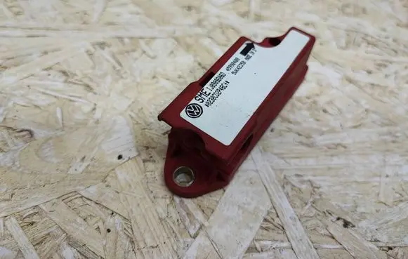 Volkswagen Golf IV Airbag deployment crash/impact sensor 1J0909606D 45990408 0230CD2P4BC